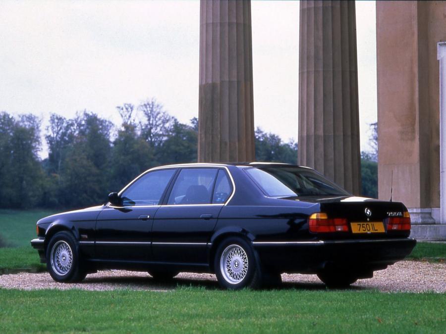  BMW 750iL 1987 года  (UK) (фото 4 из 5)